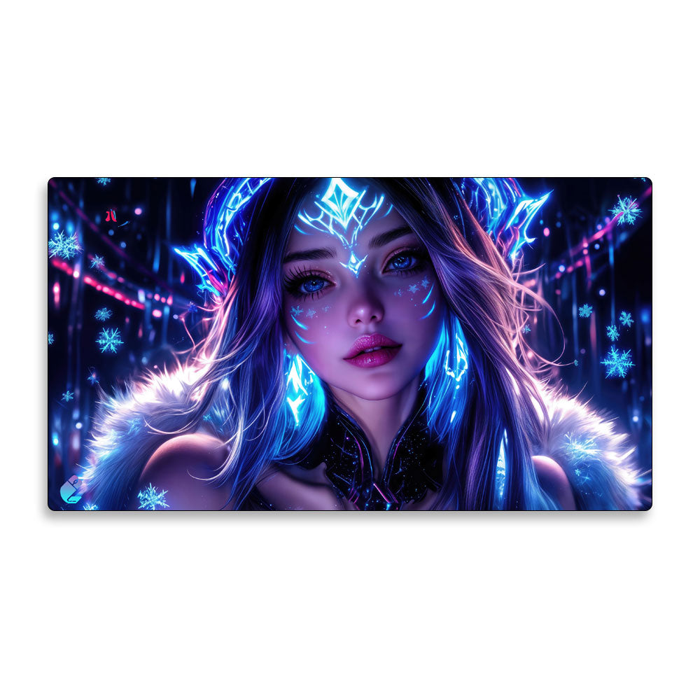 Tapis de souris manga fantasy avec femme aux pouvoirs de glace, couronne lumineuse bleue, cheveux violets et flocons dans un décor magique futuriste